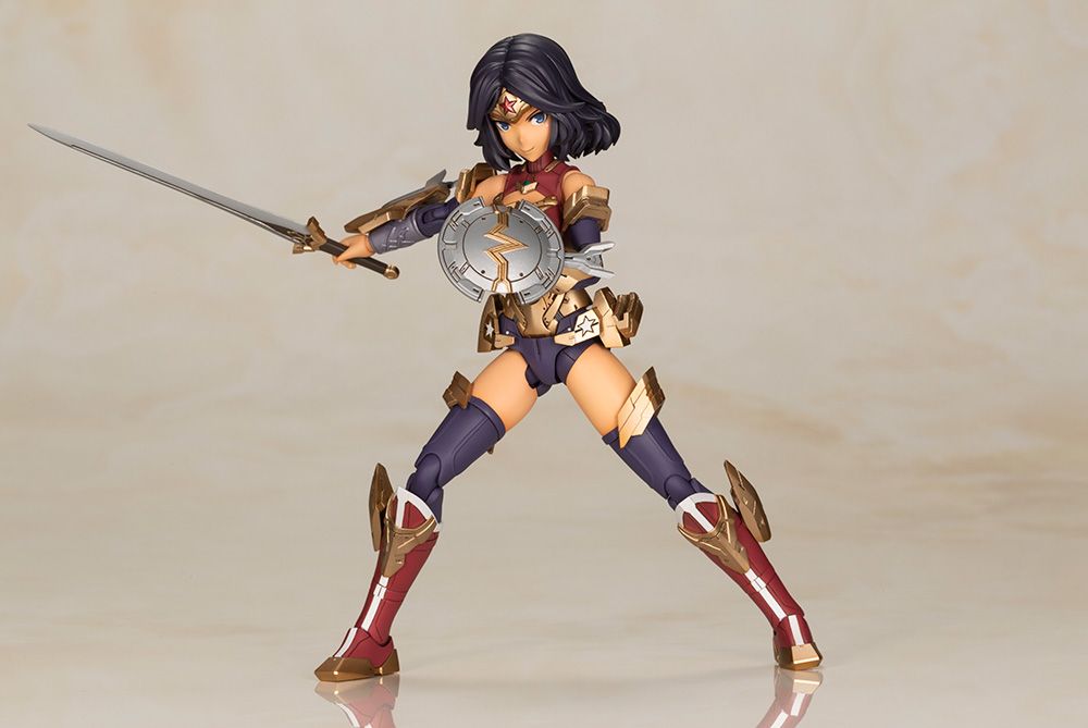 DC Comics Cross Frame Girl Wonder Woman (Humikane Shimada Ver.) Model Kit [bigbadtoystore.com] DC Comics Cross Frame Girl Wonder Woman (Humikane Shimada Ver.) Model Kit 4