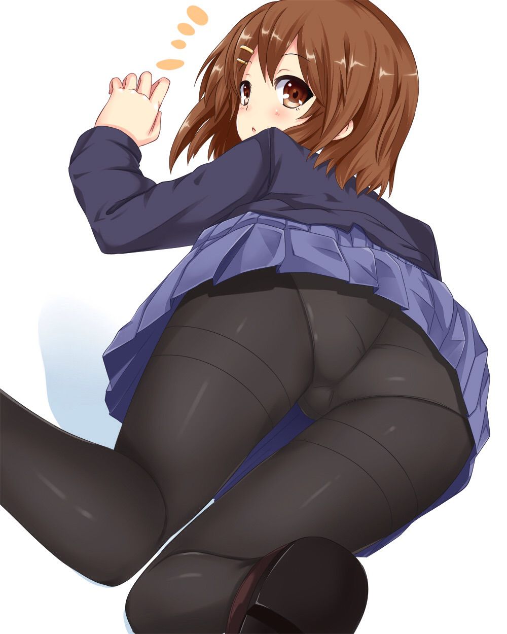 The reason why Yui Hirasawa of K-on always wears black tights ... 4