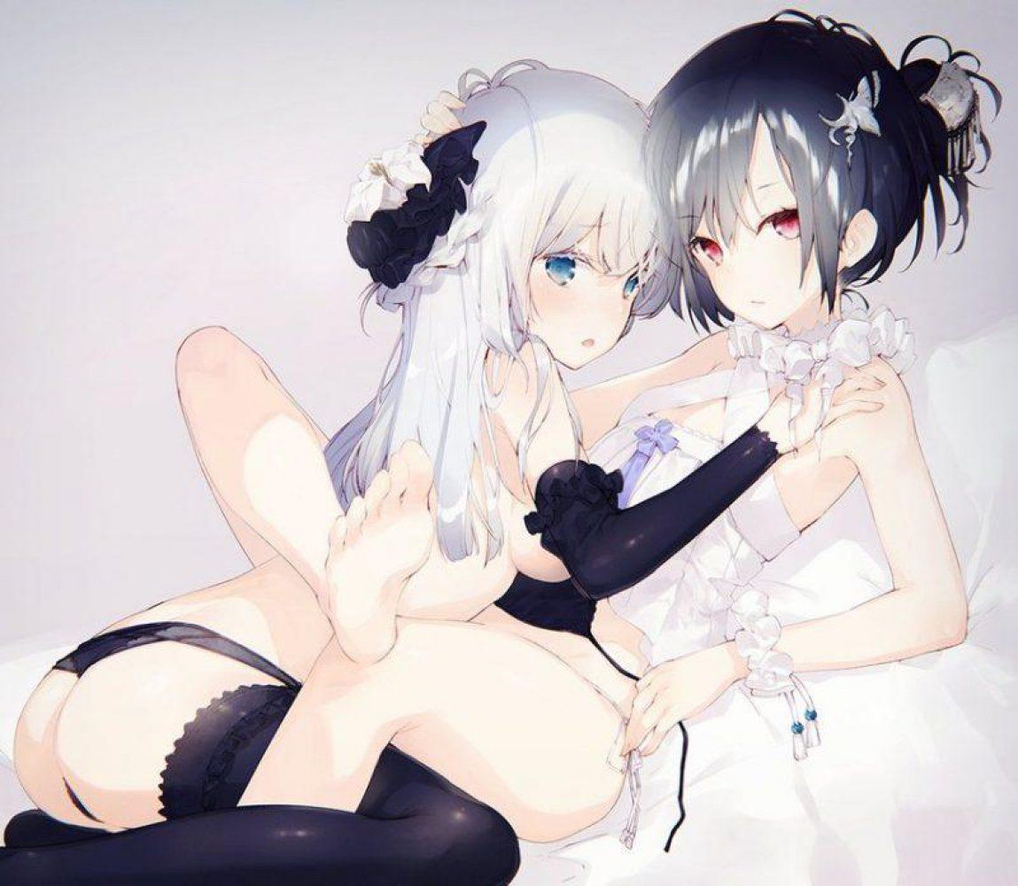 Please erotic images that come out of lilies and lesbians! 16