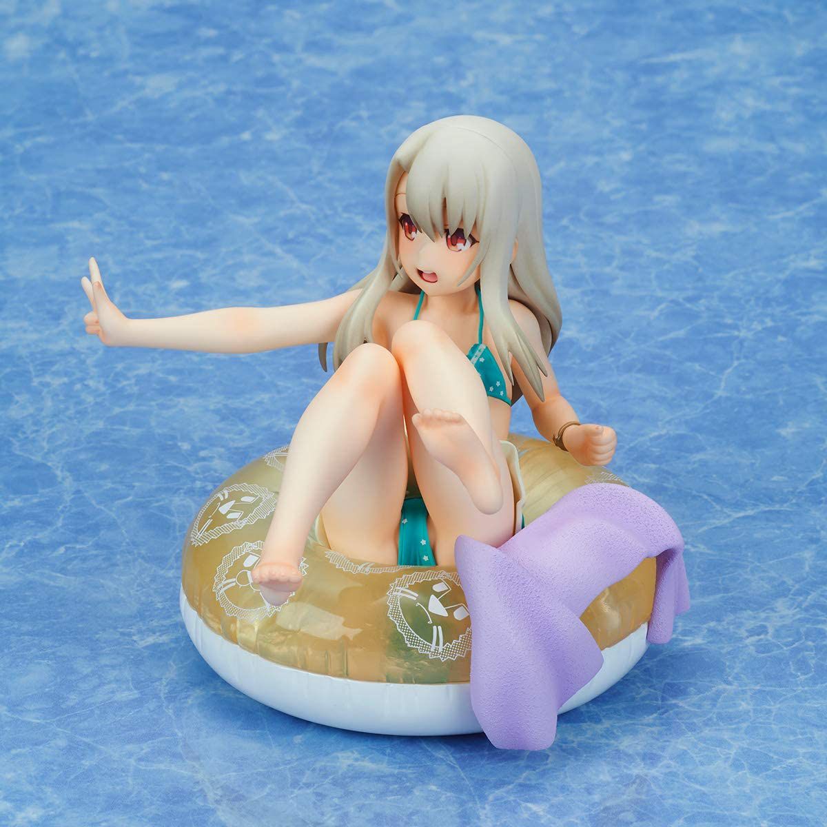 Erotic figure of erotic swimsuit that seems to be able to see the petanko of [Prismaiya] Ilya 14