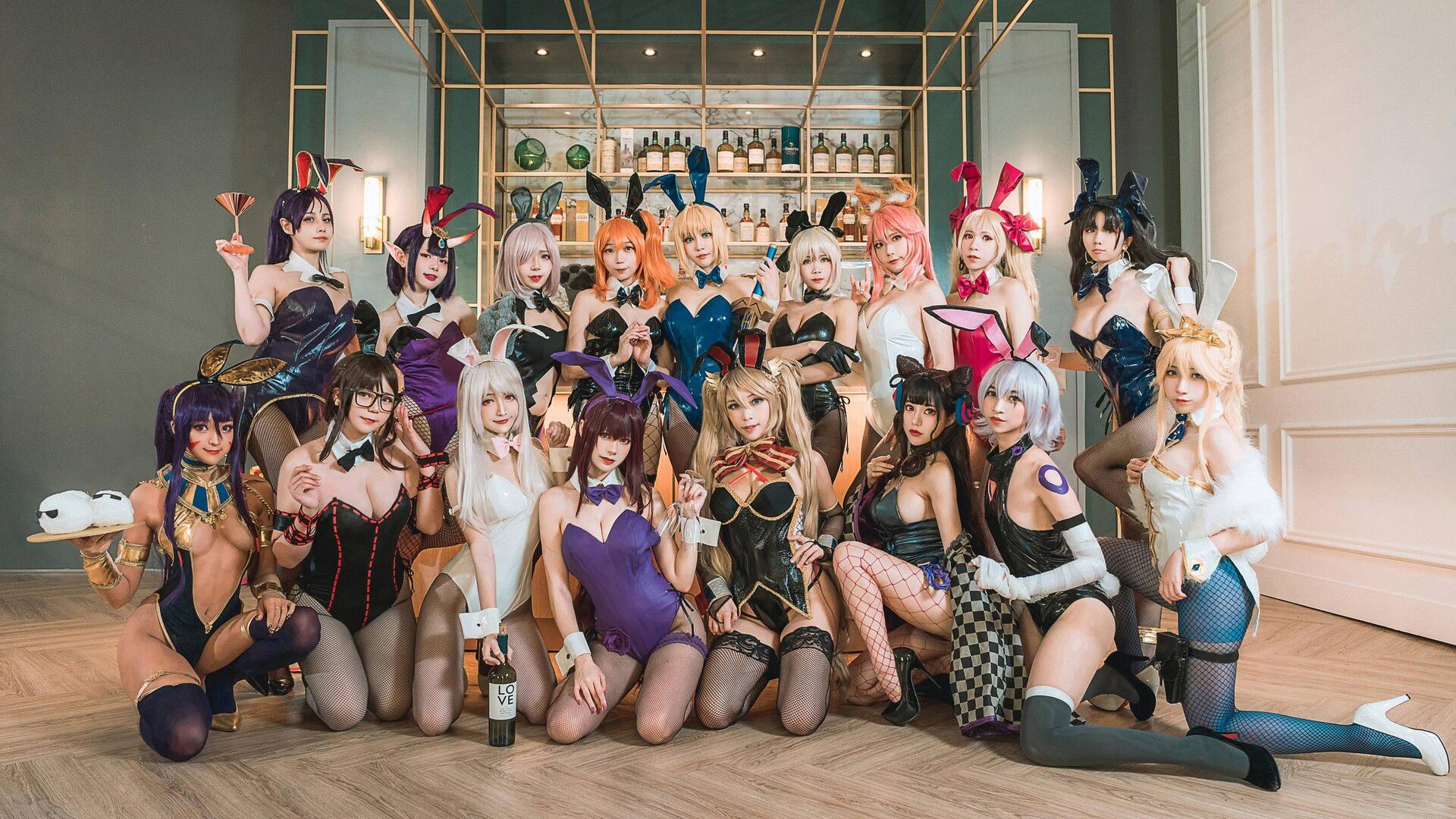 【Sad news】Female cosplayer, i'll take a group photo too echi ...w 1