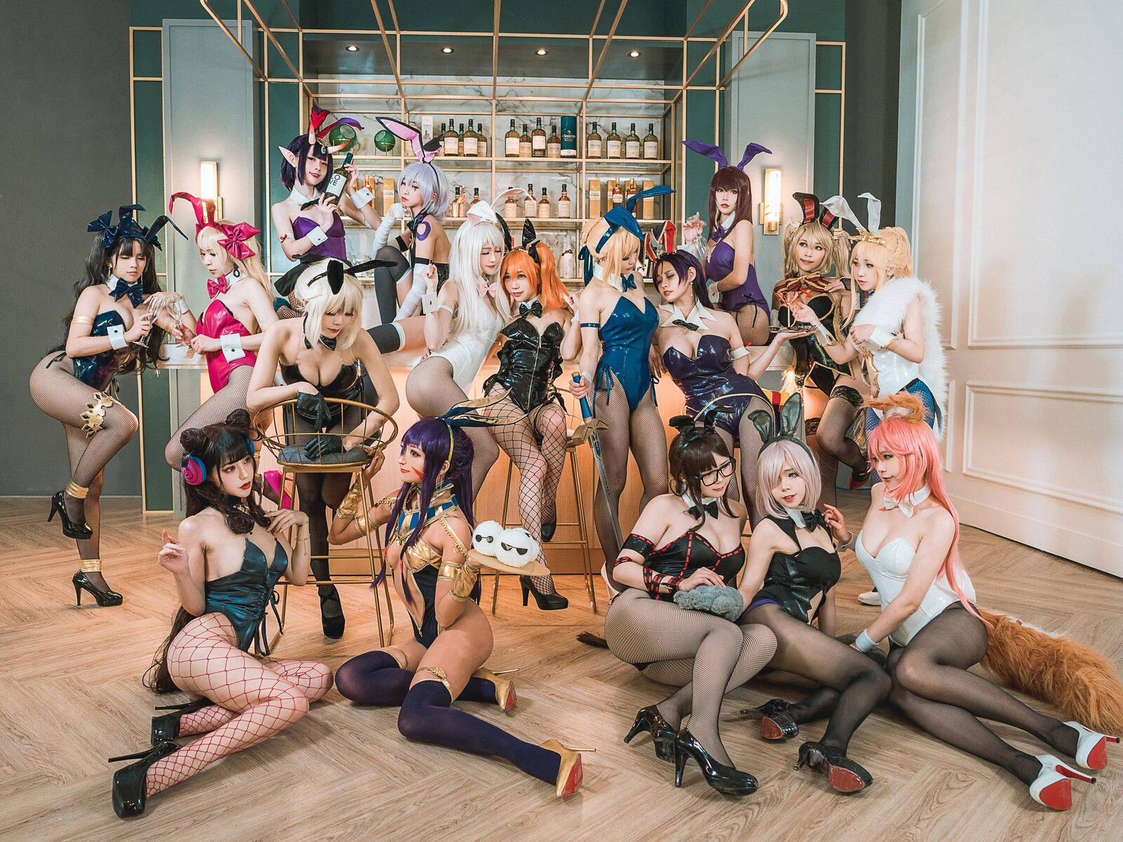 【Sad news】Female cosplayer, i'll take a group photo too echi ...w 2