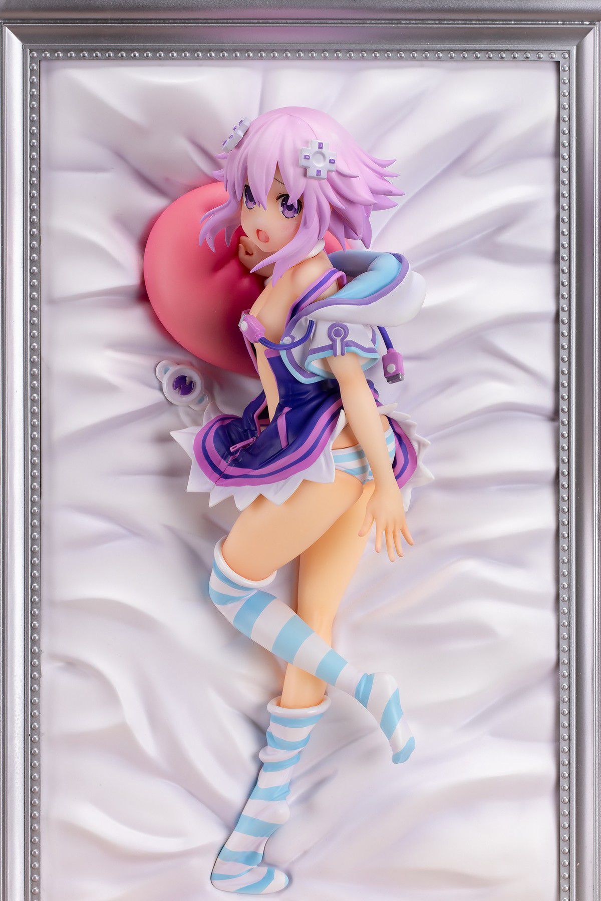 [Neptune] Puyo pupu erotic clothes are only small breasts and pants full view erotic figure 10