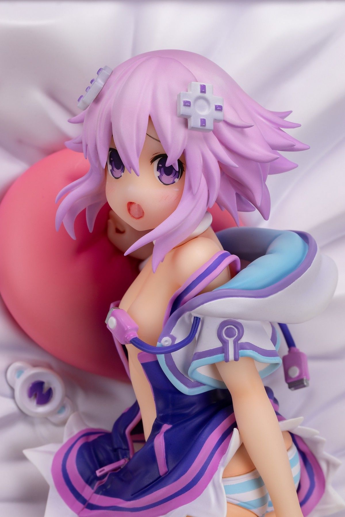 [Neptune] Puyo pupu erotic clothes are only small breasts and pants full view erotic figure 3