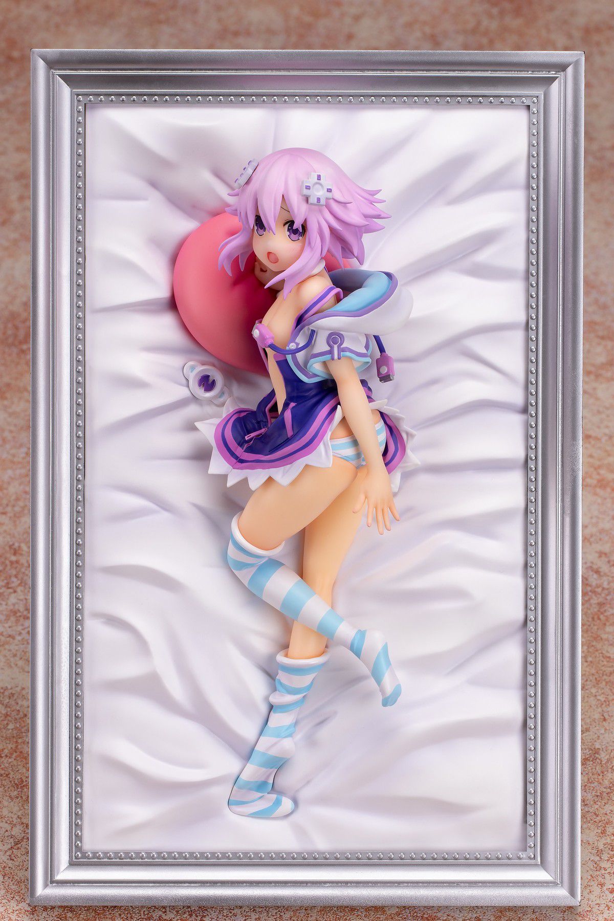 [Neptune] Puyo pupu erotic clothes are only small breasts and pants full view erotic figure 4