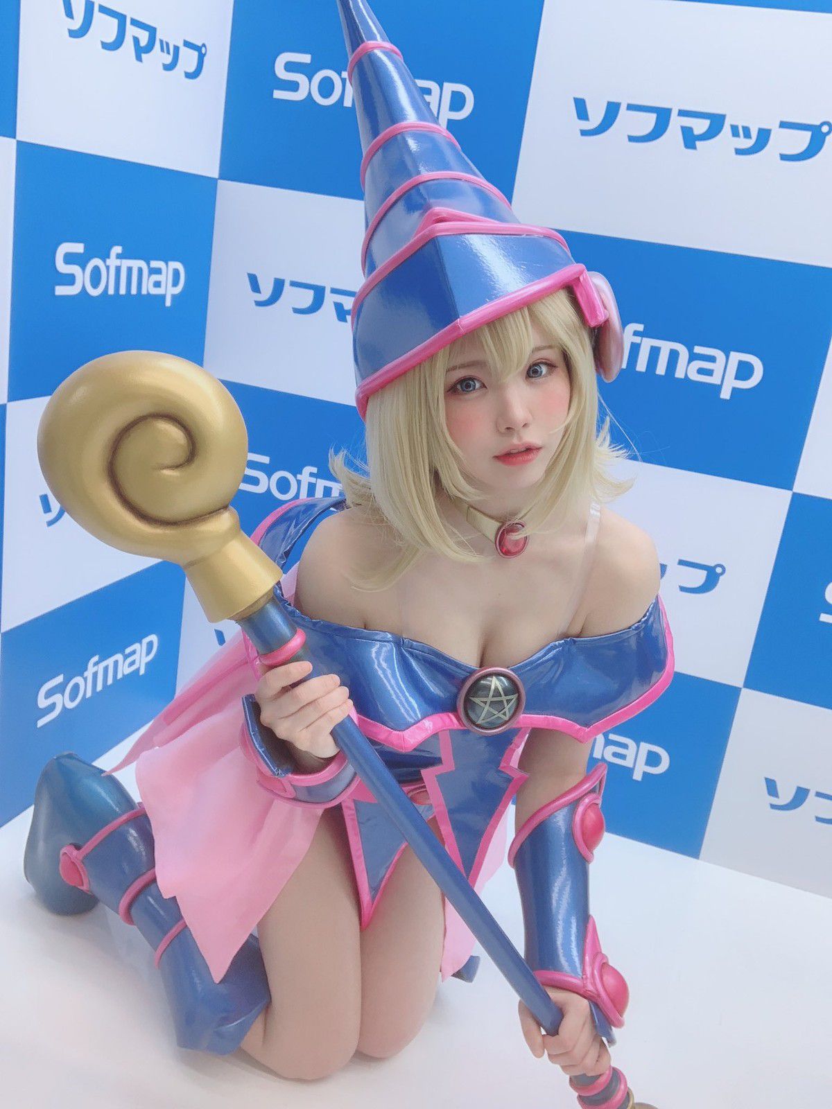 The best cosplayers in Japan, totally win the Sofmap in a fierce figure!!!!! 1