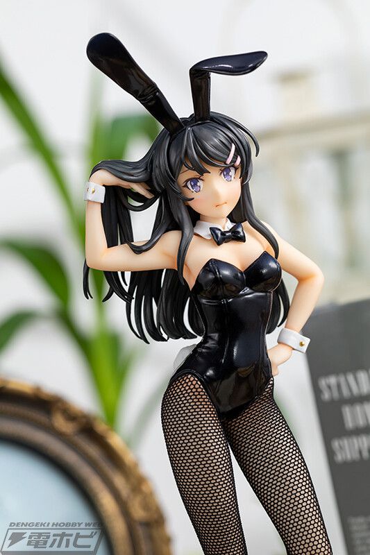 "The Young Pig Bastard Doesn't Dream of Bunny Girl Senpai" Mai Sakurajima's Affordable Bunny Figure 3