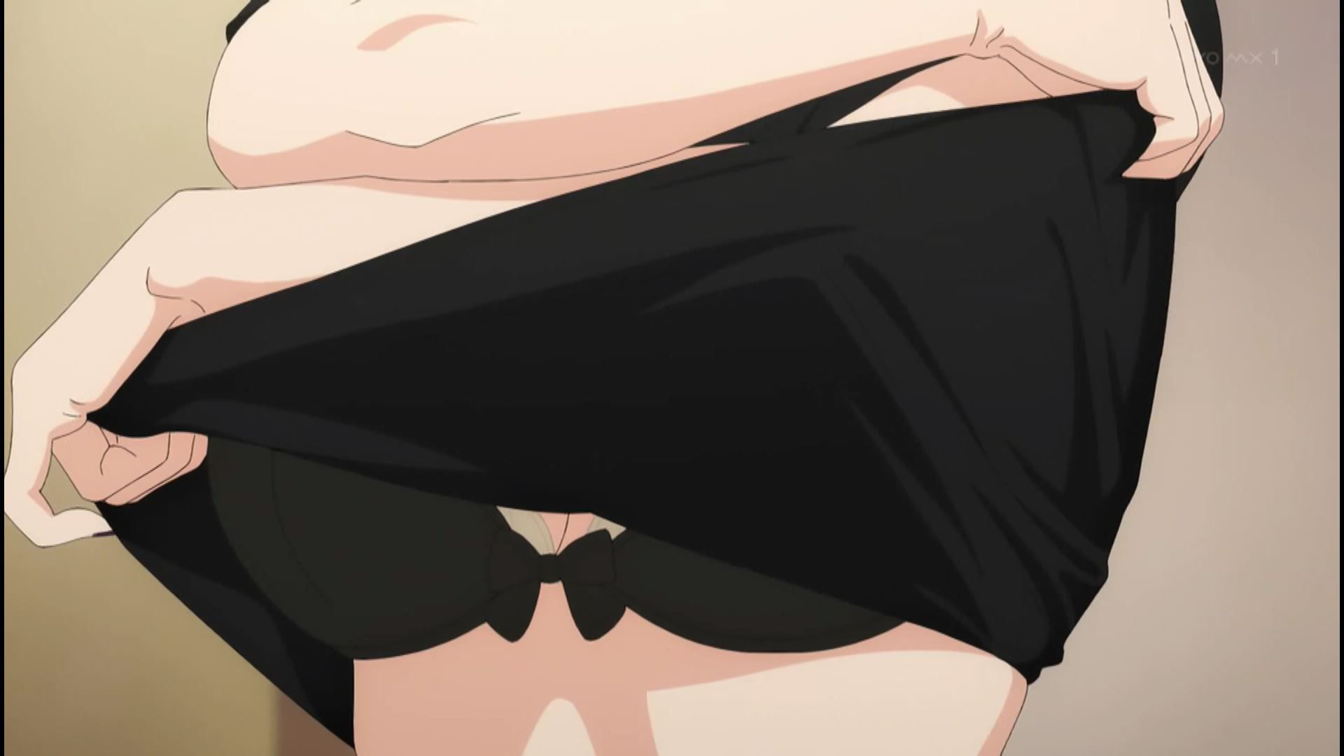 In the changing scene of episode 4 of the anime "That Dress-up Doll Falls in Love", pants and bra are fully visible! 3