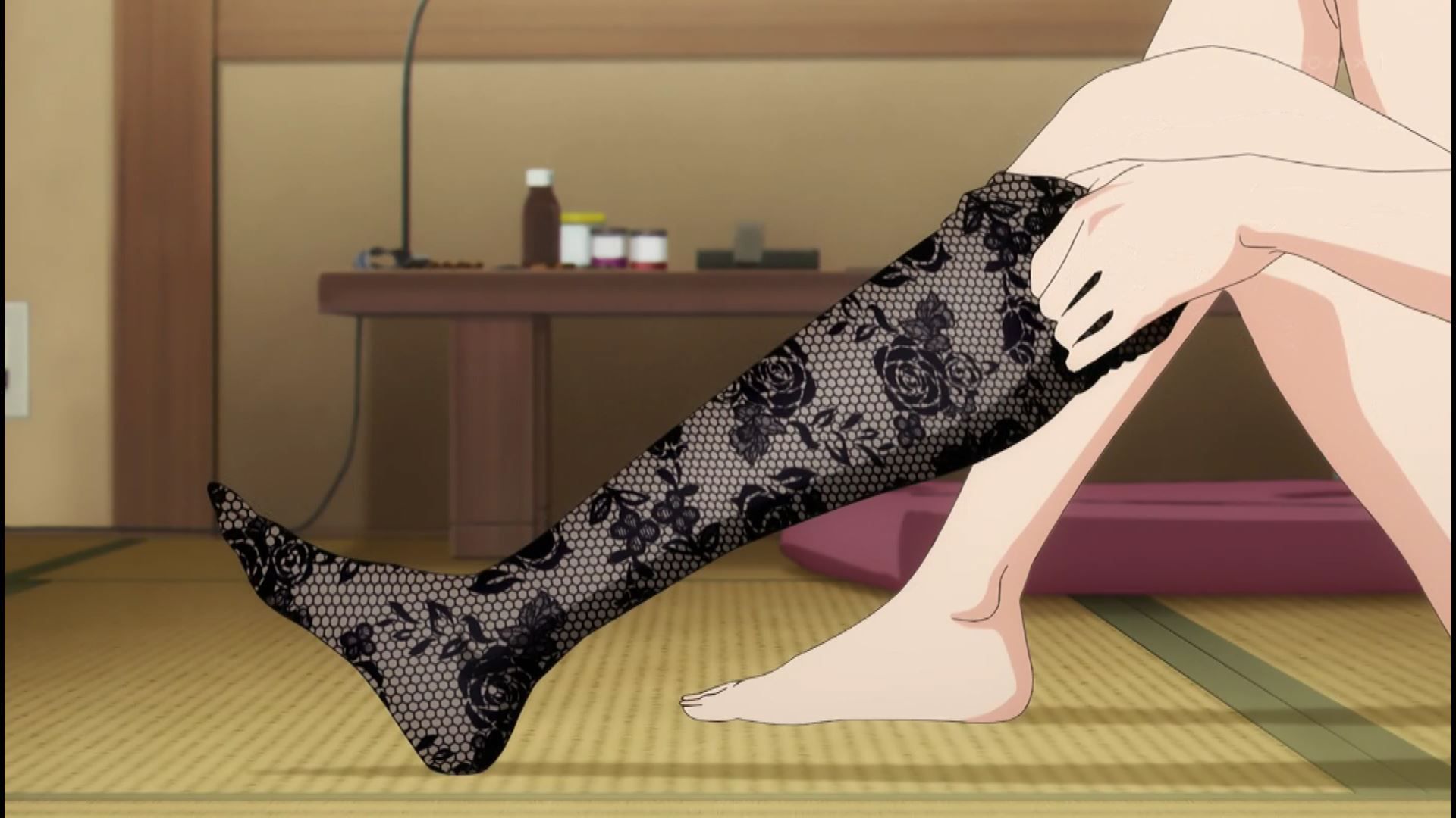 In the changing scene of episode 4 of the anime "That Dress-up Doll Falls in Love", pants and bra are fully visible! 9