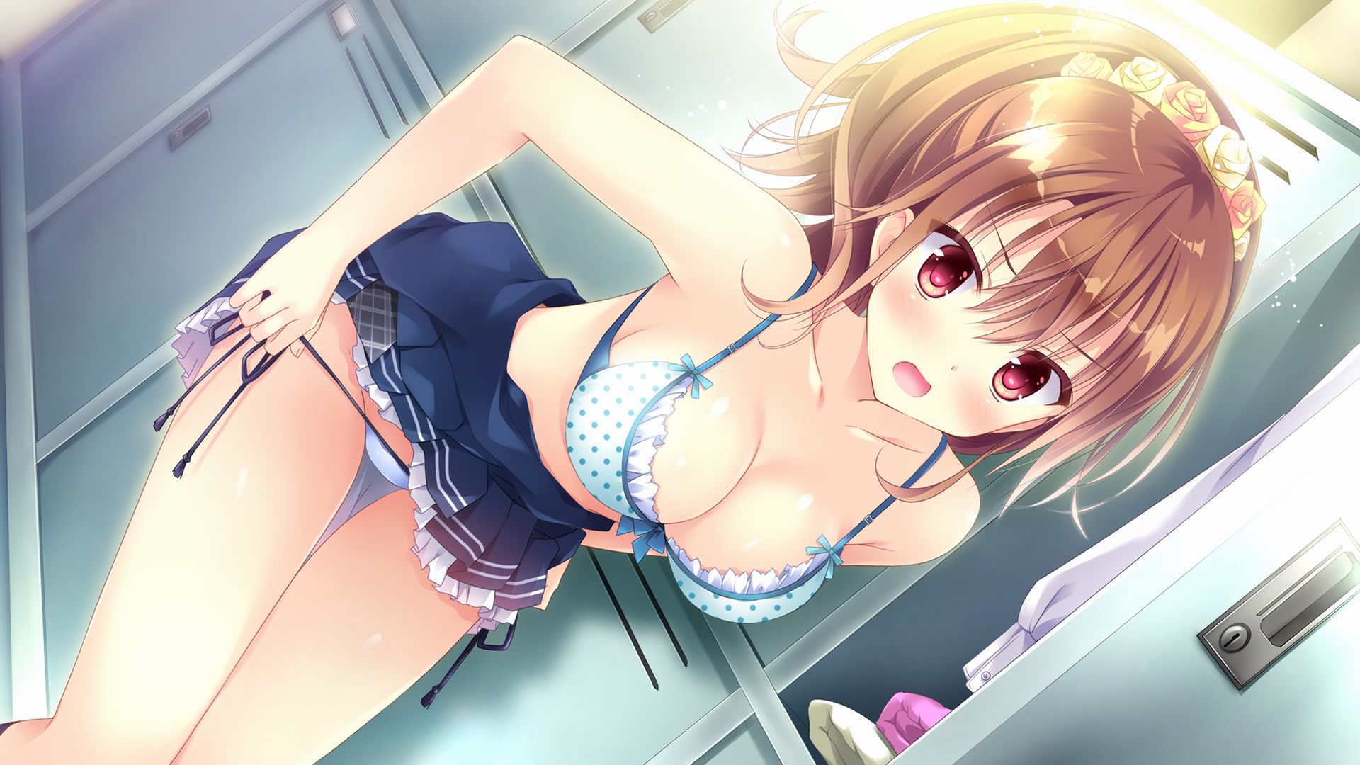 【Secondary erotic】 Here is the erotic image in the changing room of paradise where girls in the middle of changing clothes can be seen 19